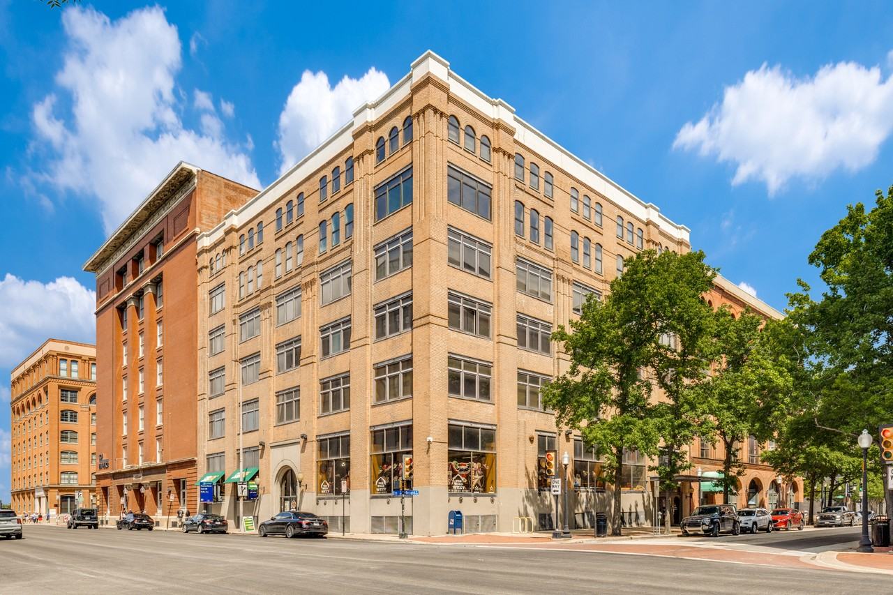 509 Elm St #405