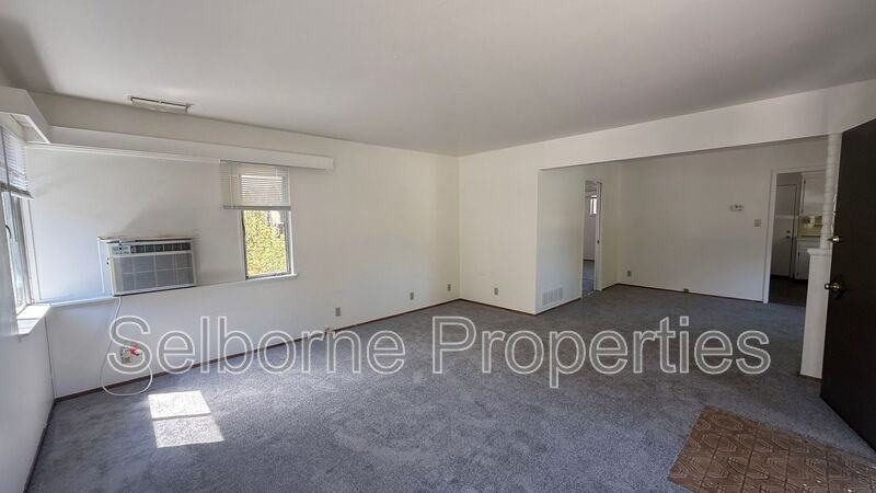 527 Callan Ave #1 - Photo 3 of 8