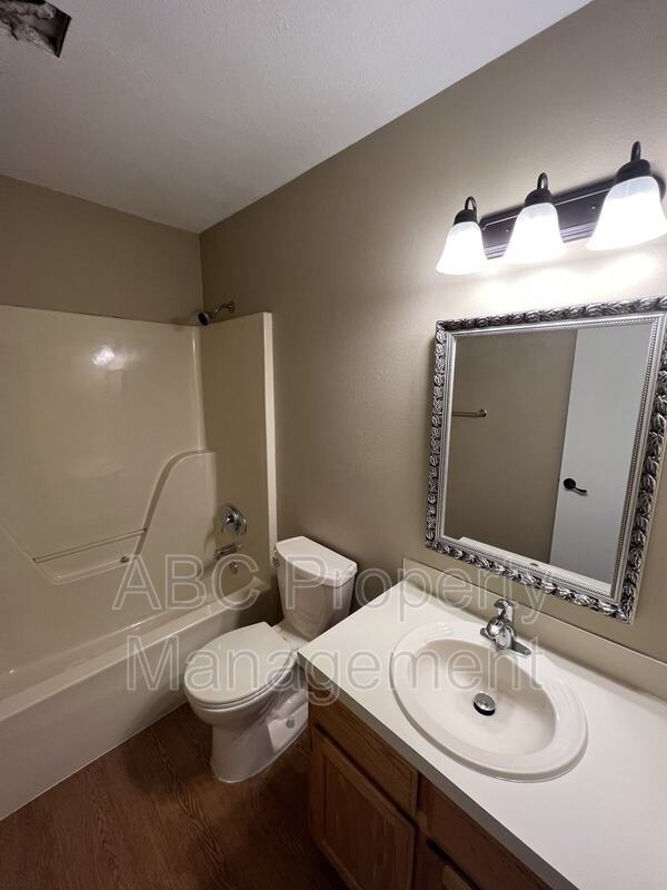 83 Wilson St - Photo 3 of 8