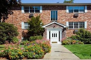 featured image of Edgemere Rd #9
