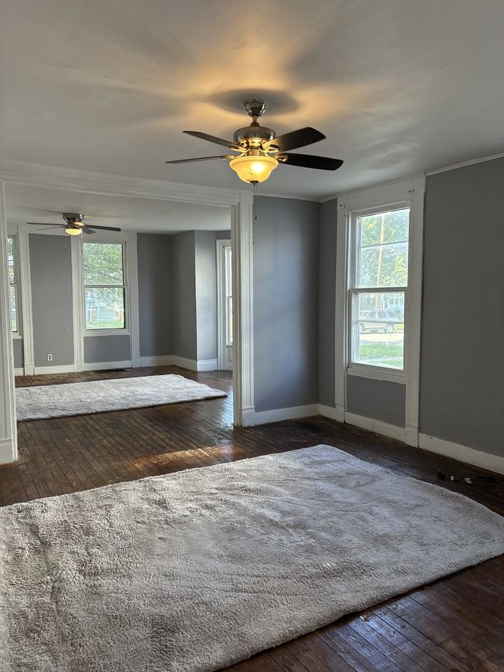 307 E Superior St #NA - Photo 3 of 23