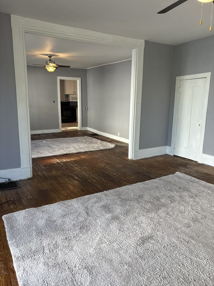 307 E Superior St #NA - Photo 4 of 23