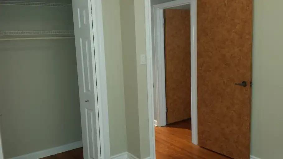 48 Edinborough Crt #2 - Photo 6 of 9