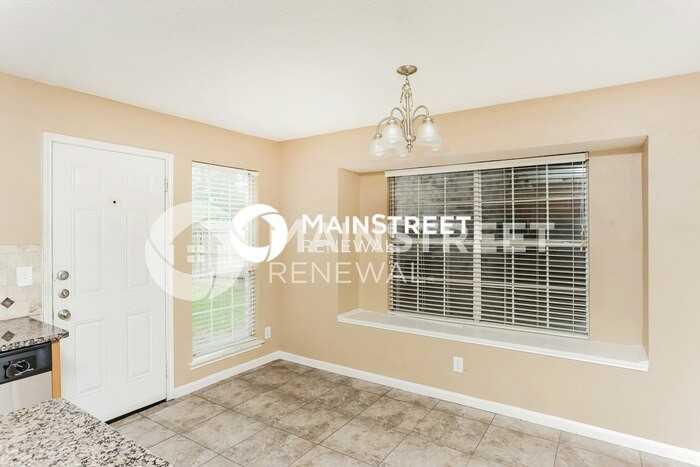 2425 Bennington Dr - Photo 7 of 17