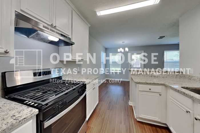 5803 Village Grove Dr - Photo 7 of 23