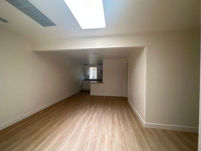 22814 14th St #B - Photo 7 of 8