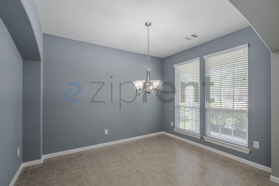 15311 Dundas Dr - Photo 6 of 42