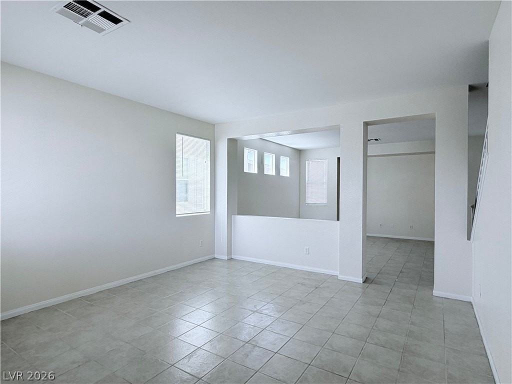 7492 Mulgrave Ct - Photo 3 of 32