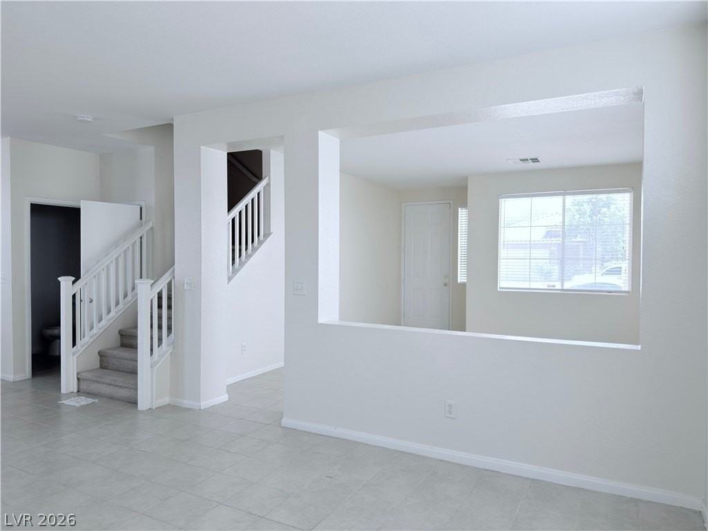 7492 Mulgrave Ct - Photo 5 of 32
