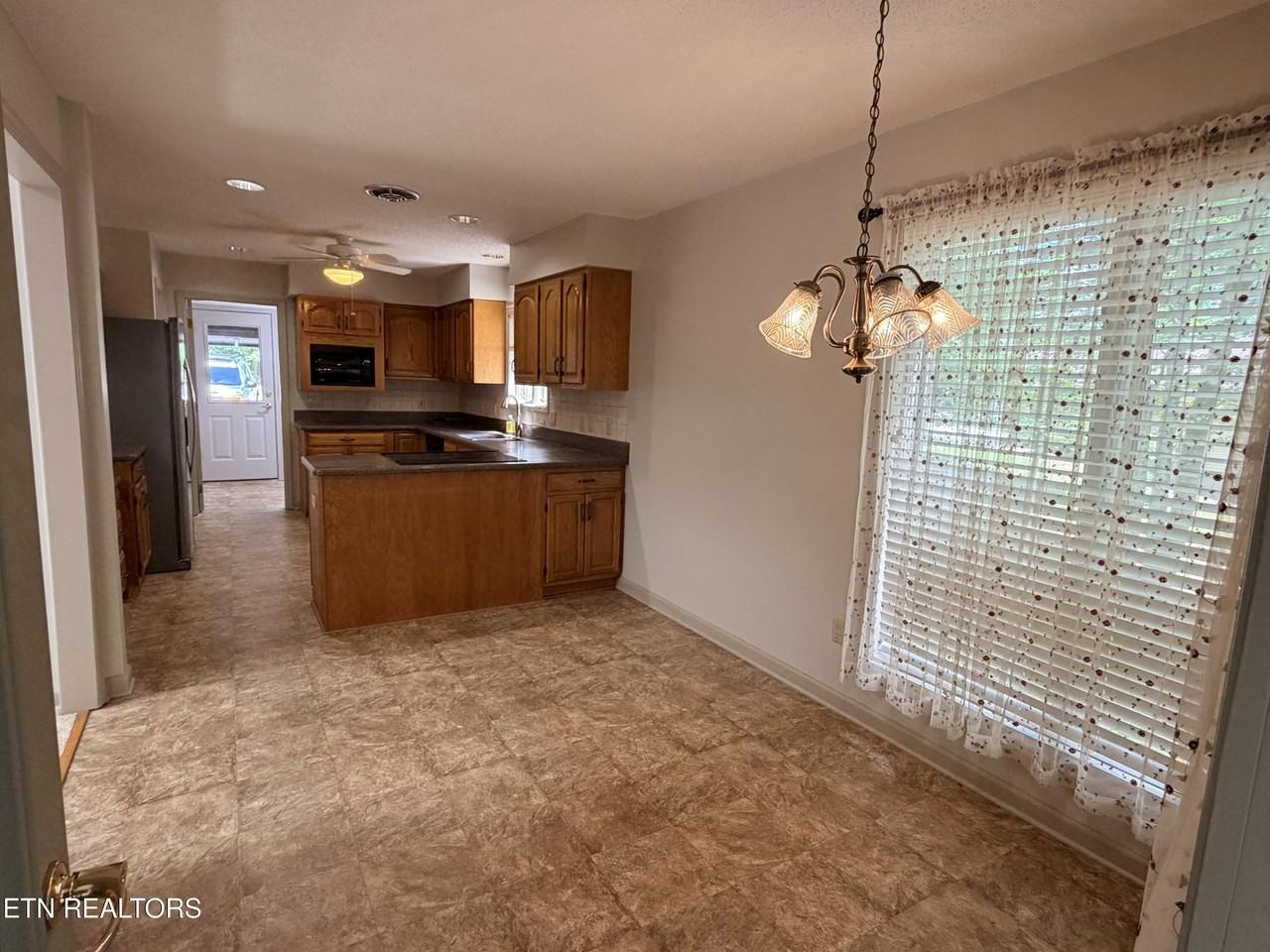 106 Fairhaven Dr - Photo 7 of 22