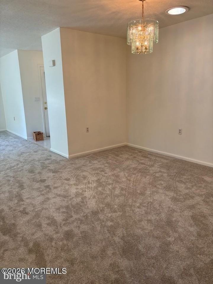 2 Elm Ct - Photo 5 of 26
