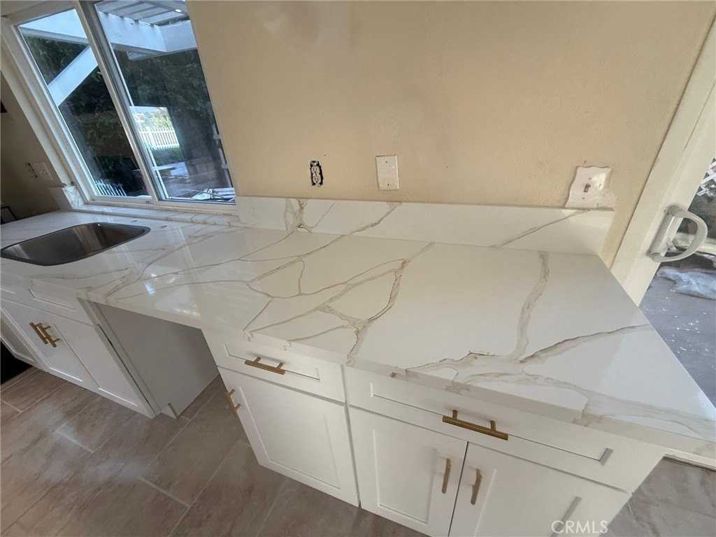 22052 Salcedo - Photo 3 of 12