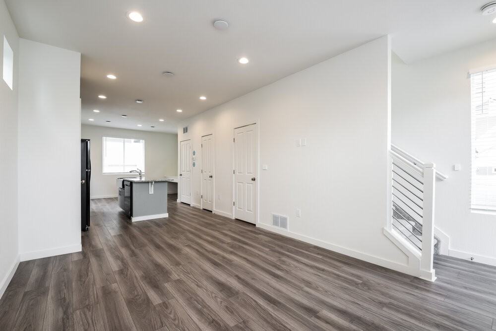 18608 E 47th Pl - Photo 4 of 17