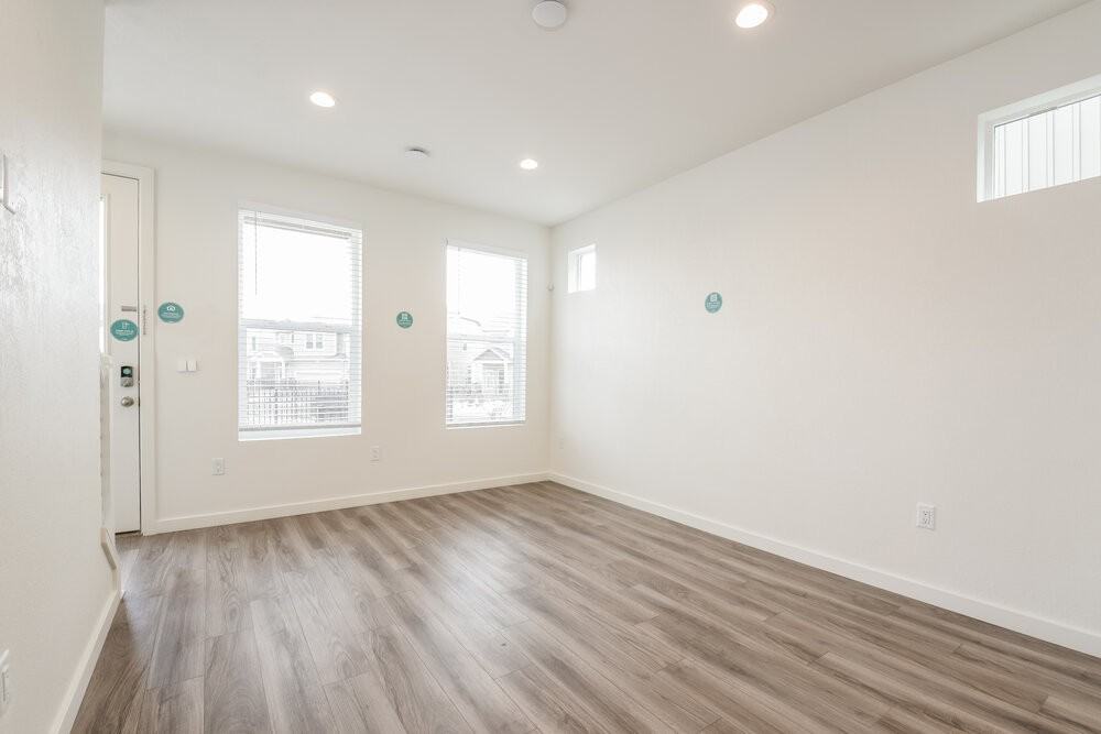 18608 E 47th Pl - Photo 6 of 17