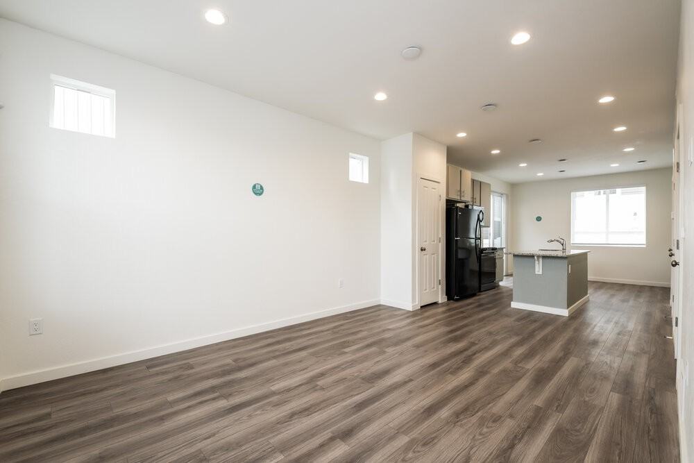 18608 E 47th Pl - Photo 7 of 17