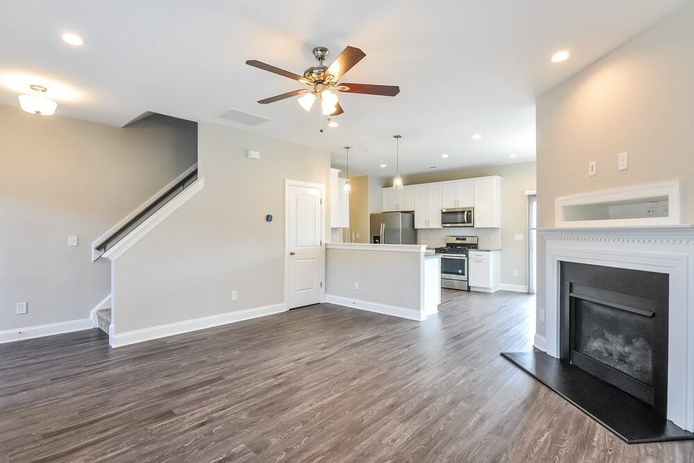 24 W Falcon Ct - Photo 4 of 17