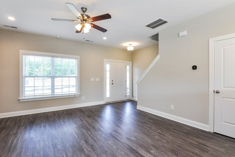 24 W Falcon Ct - Photo 6 of 17