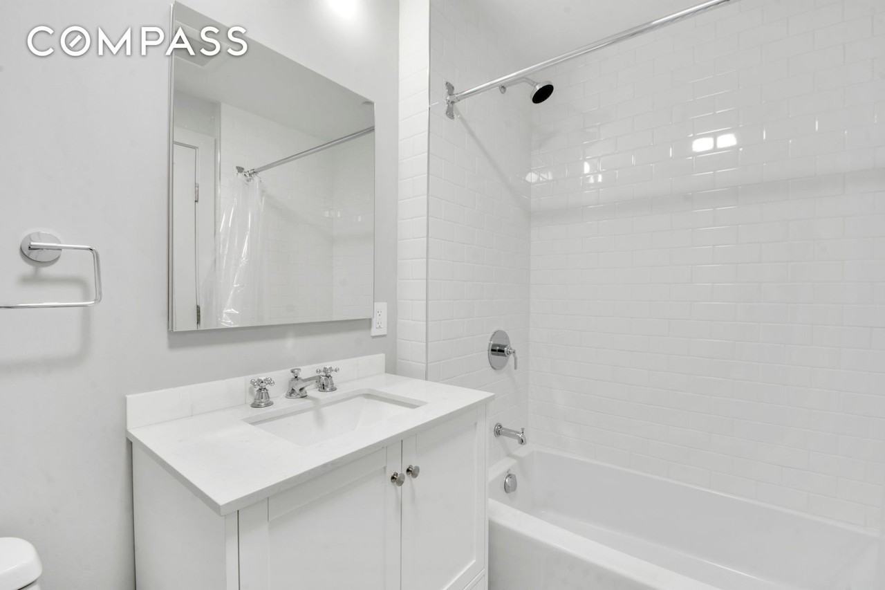 466 Henry St #1 - Photo 6 of 10
