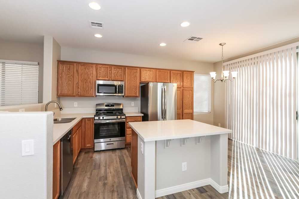 6511 Goldfield St - Photo 7 of 17