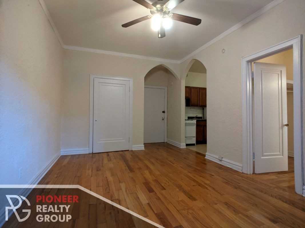 4829 N Damen Ave - Photo 2 of 7