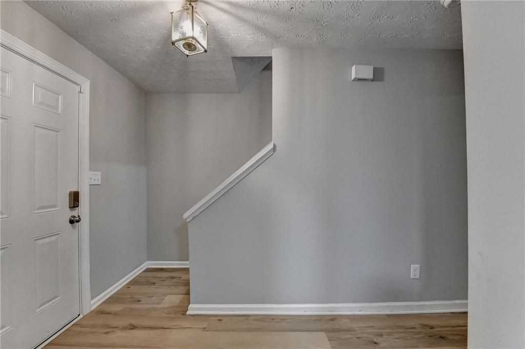 3876 Meadow Creek Dr - Photo 2 of 37