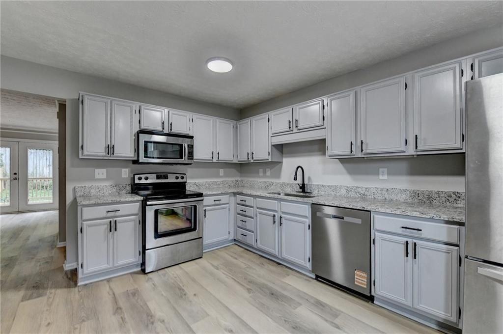 3876 Meadow Creek Dr - Photo 5 of 37