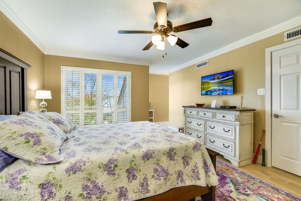 118 World Of Tennis Sq - Photo 7 of 20