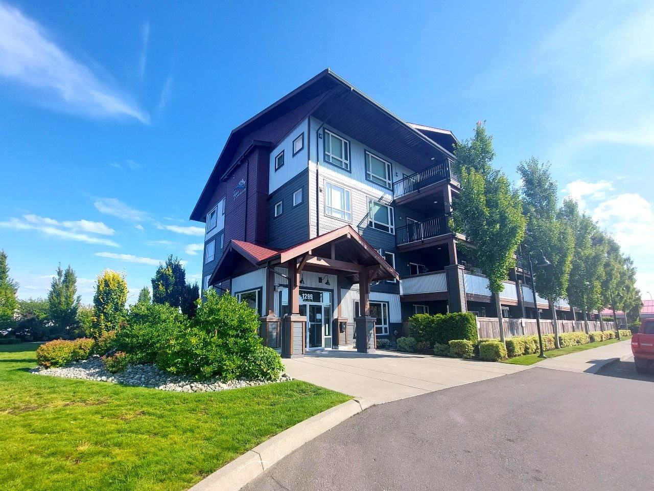 Tyee Apartments - Photo 3 of 10