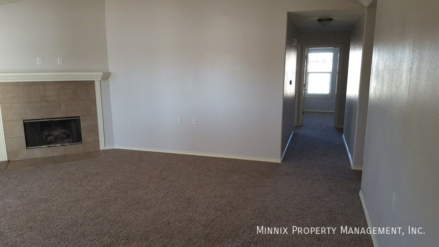 2220 99th St - Photo 4 of 41