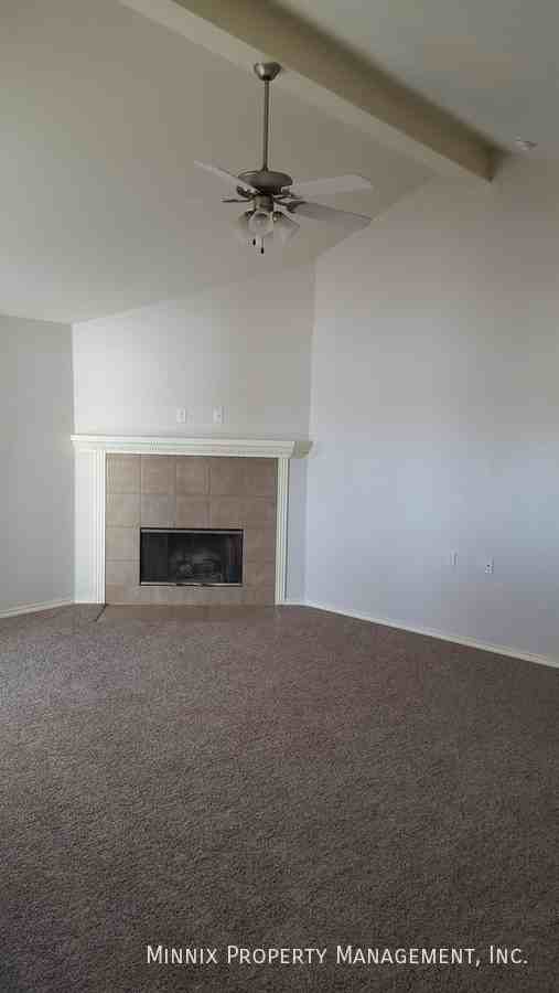 2220 99th St - Photo 6 of 41