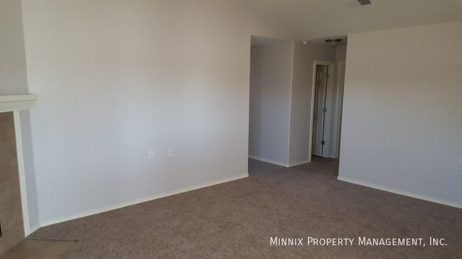 2220 99th St - Photo 7 of 41