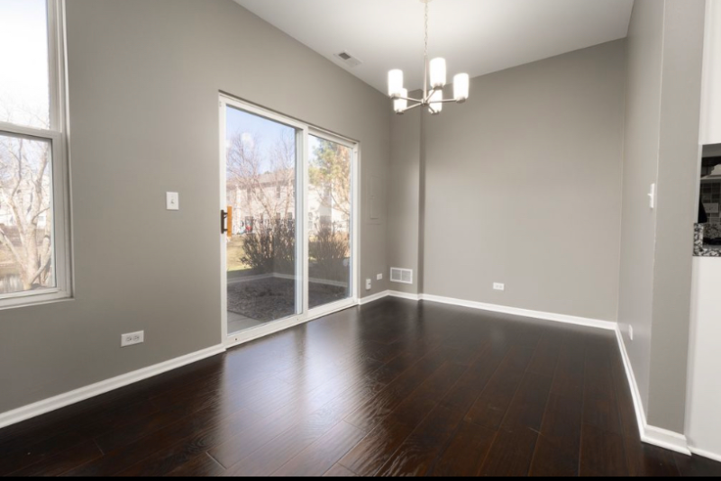 4036 Blackstone Dr - Photo 3 of 20