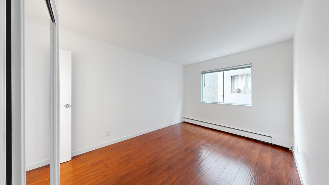753 Green St #1E - Photo 7 of 10