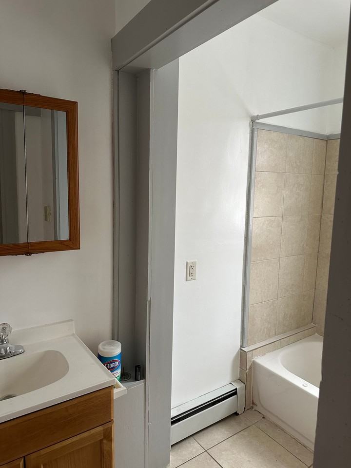 139 Lawlor St #1FL - Photo 2 of 5