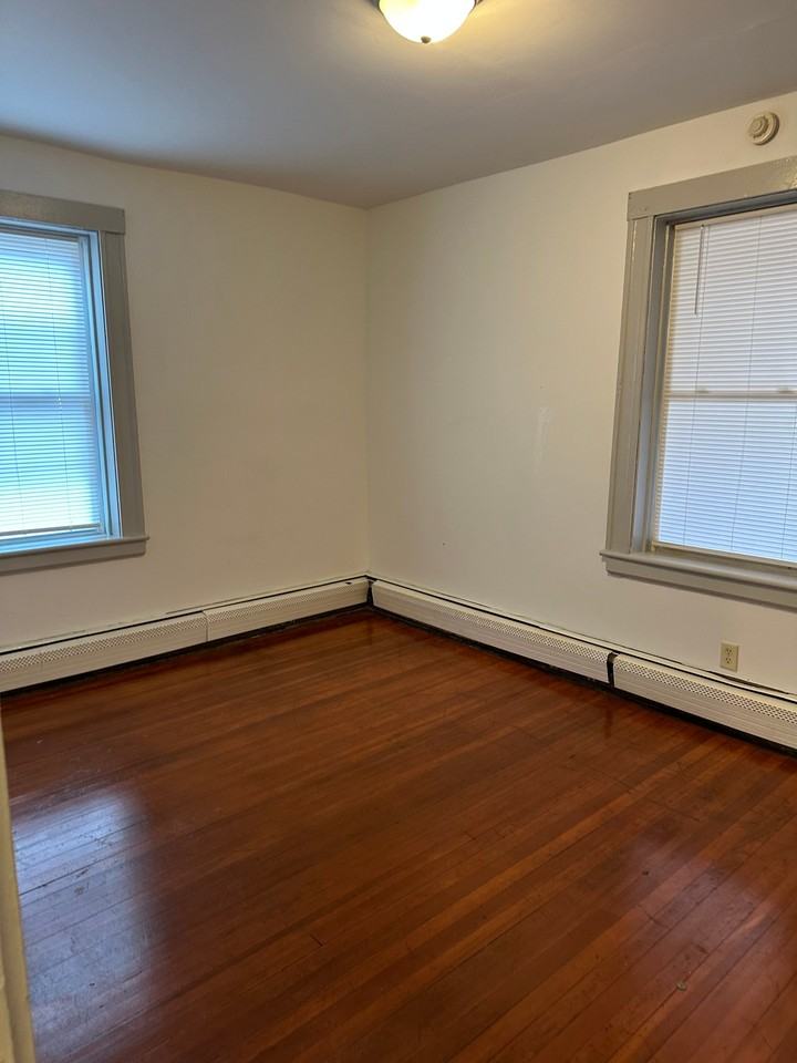 37 Lyman St - Photo 5 of 5
