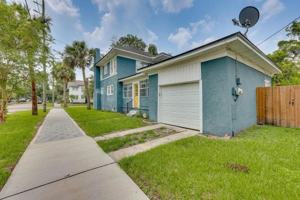 featured image of 105 W 11th St