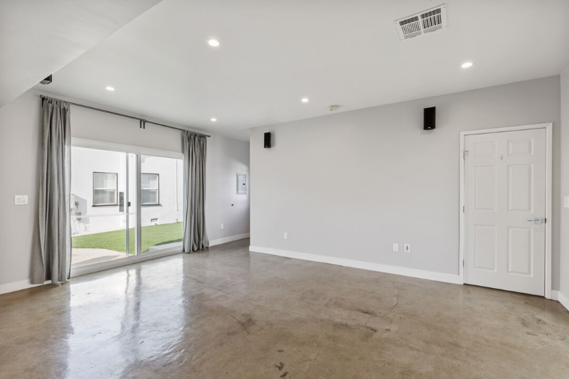 3798 Dublin Ave - Photo 5 of 19