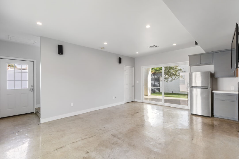 3798 Dublin Ave - Photo 6 of 19