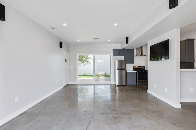 3798 Dublin Ave - Photo 7 of 19