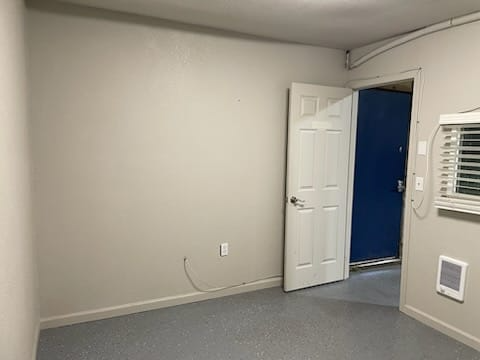 3415 1/2 N Huetter Rd #SHOP - Photo 4 of 17