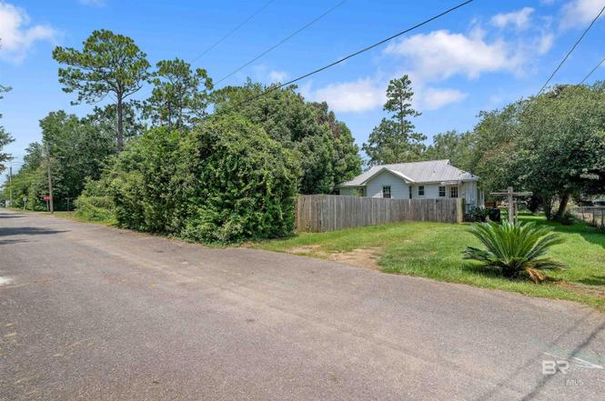 402 E Orange Ave - Photo 2 of 15