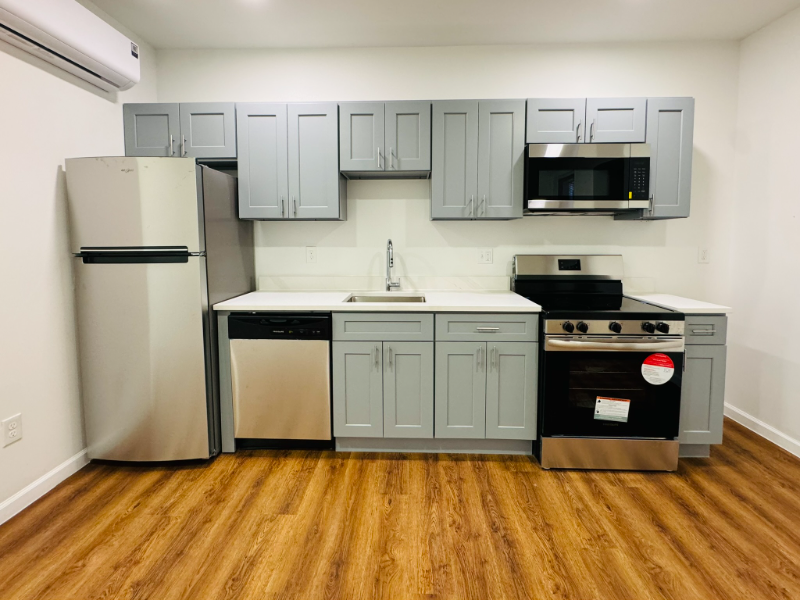 304 E 25th St #A - Photo 4 of 14