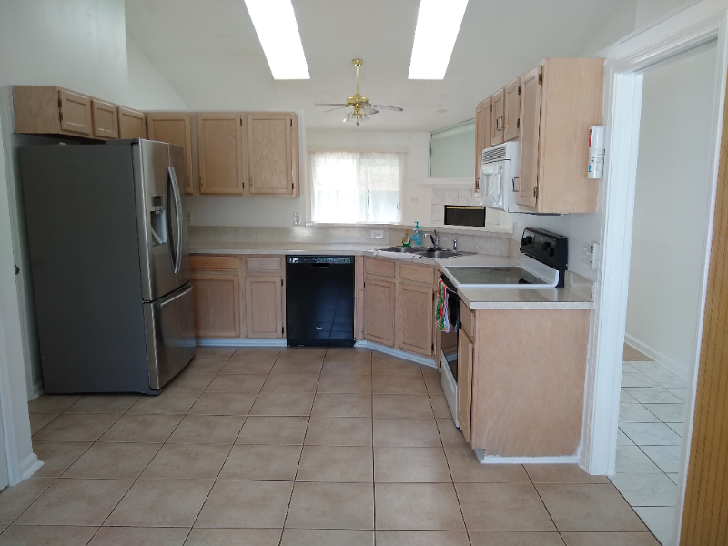 8528 Echoridge Ct - Photo 3 of 10