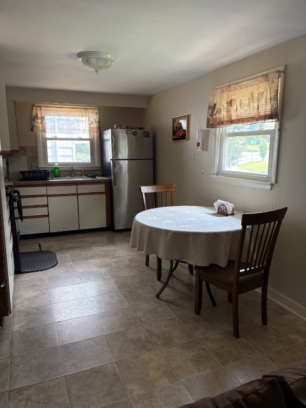 105 Robert Dr - Photo 3 of 26