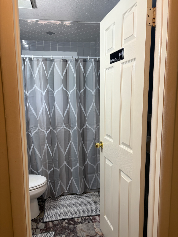 105 Robert Dr - Photo 5 of 26