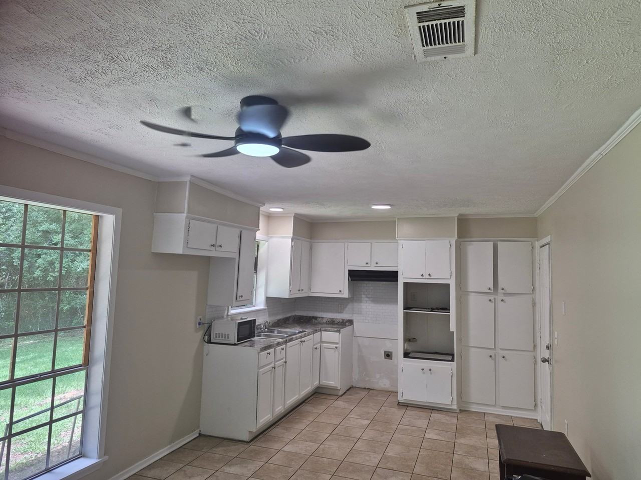 5629 Queen Mary Ln - Photo 2 of 14
