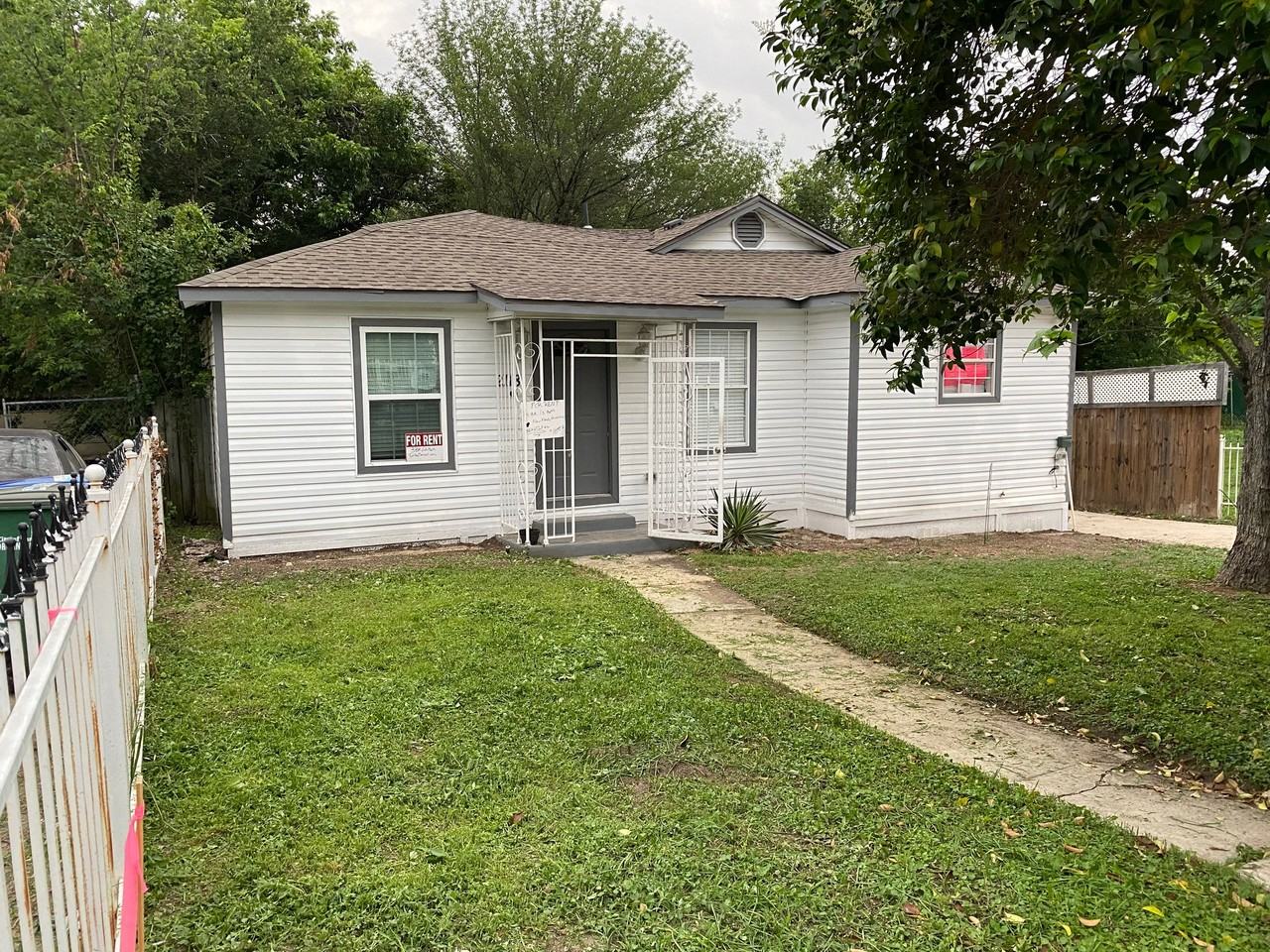 2118 Burnet St - Photo 2 of 28