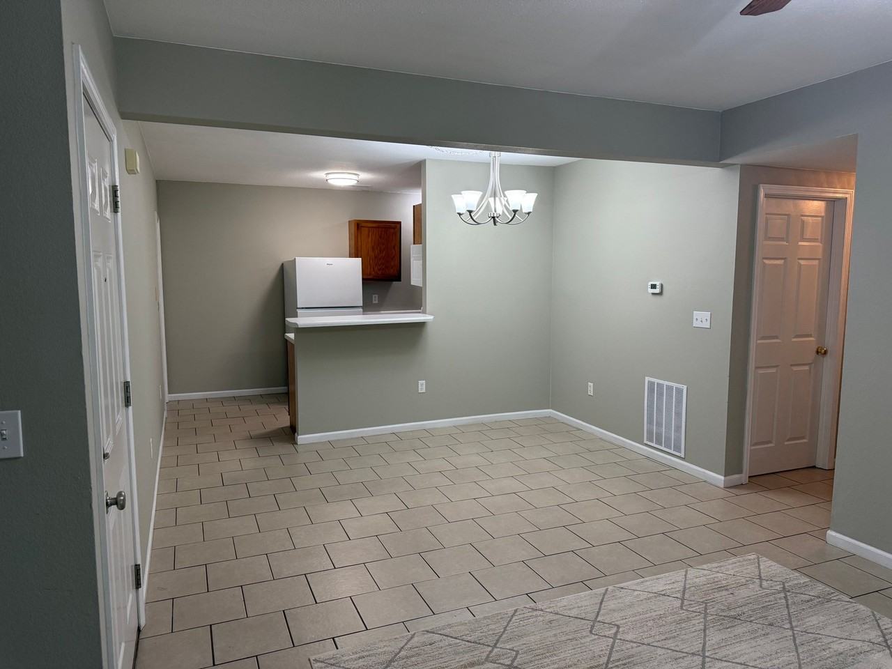 101 Westview Pl #D - Photo 2 of 10