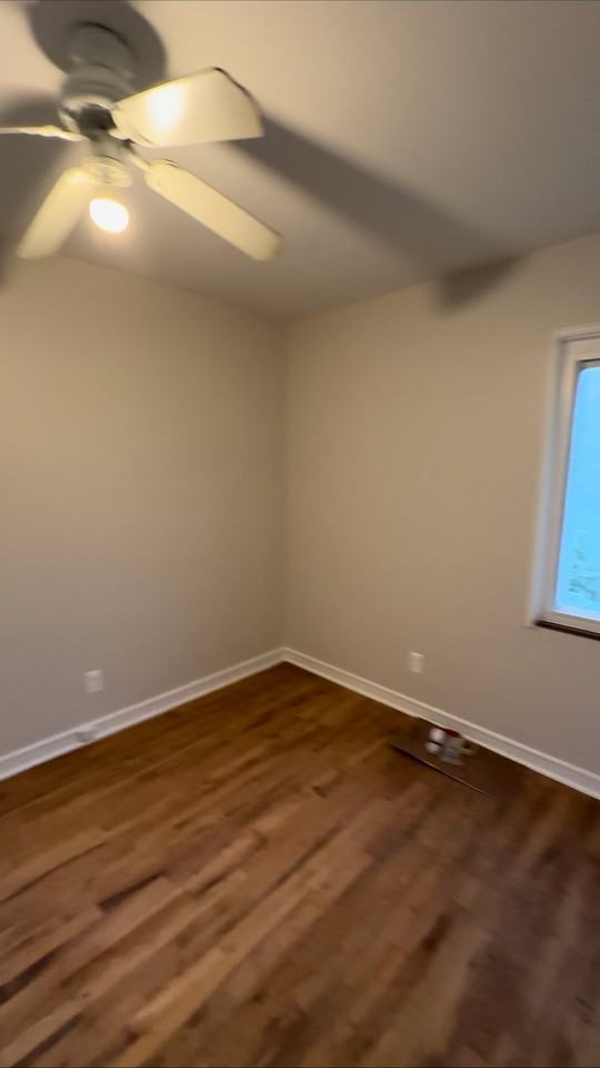 806 Barney Ave - Photo 3 of 6