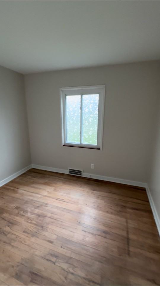 806 Barney Ave - Photo 4 of 6